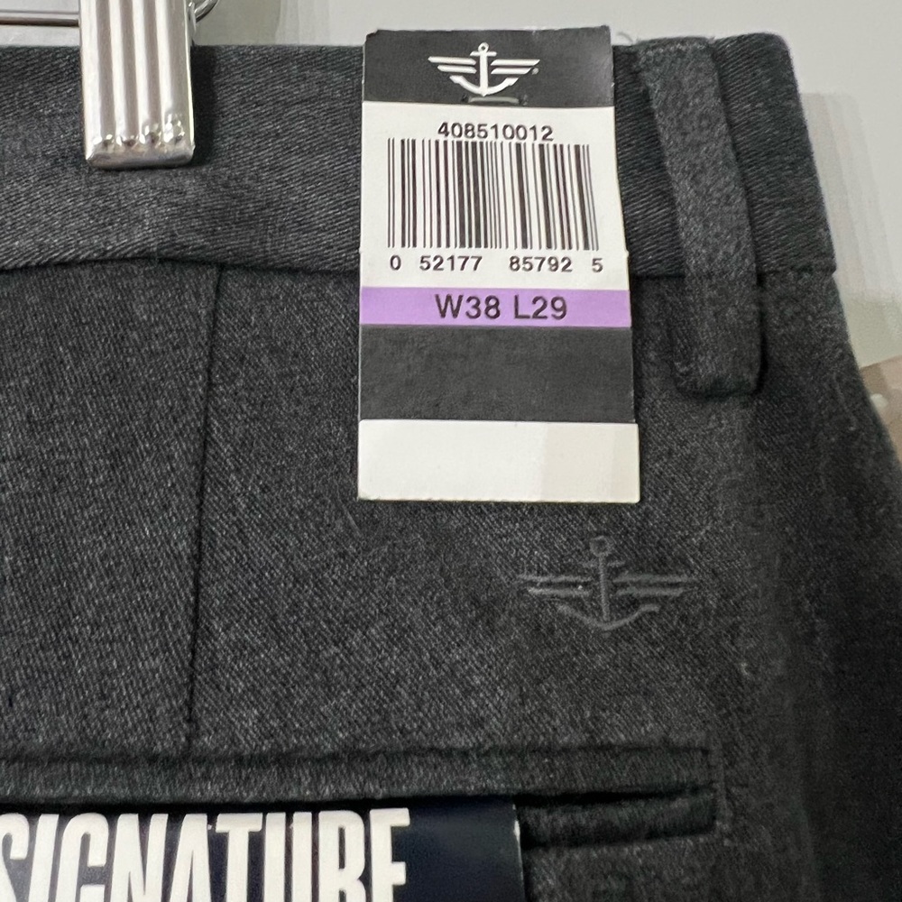NWT Men’s Dockers Signature Khaki